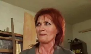 рудоволоса бабуся лю ...