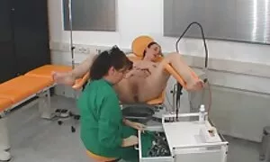 дівчина отримує дупу ...